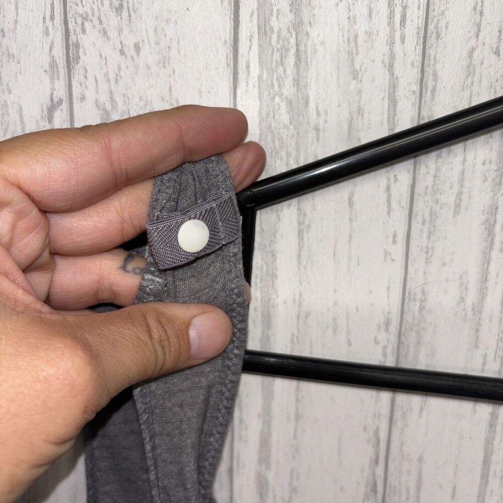 Womens Size 6 Lululemon Tank Grey EUC - Picture 4 of 4